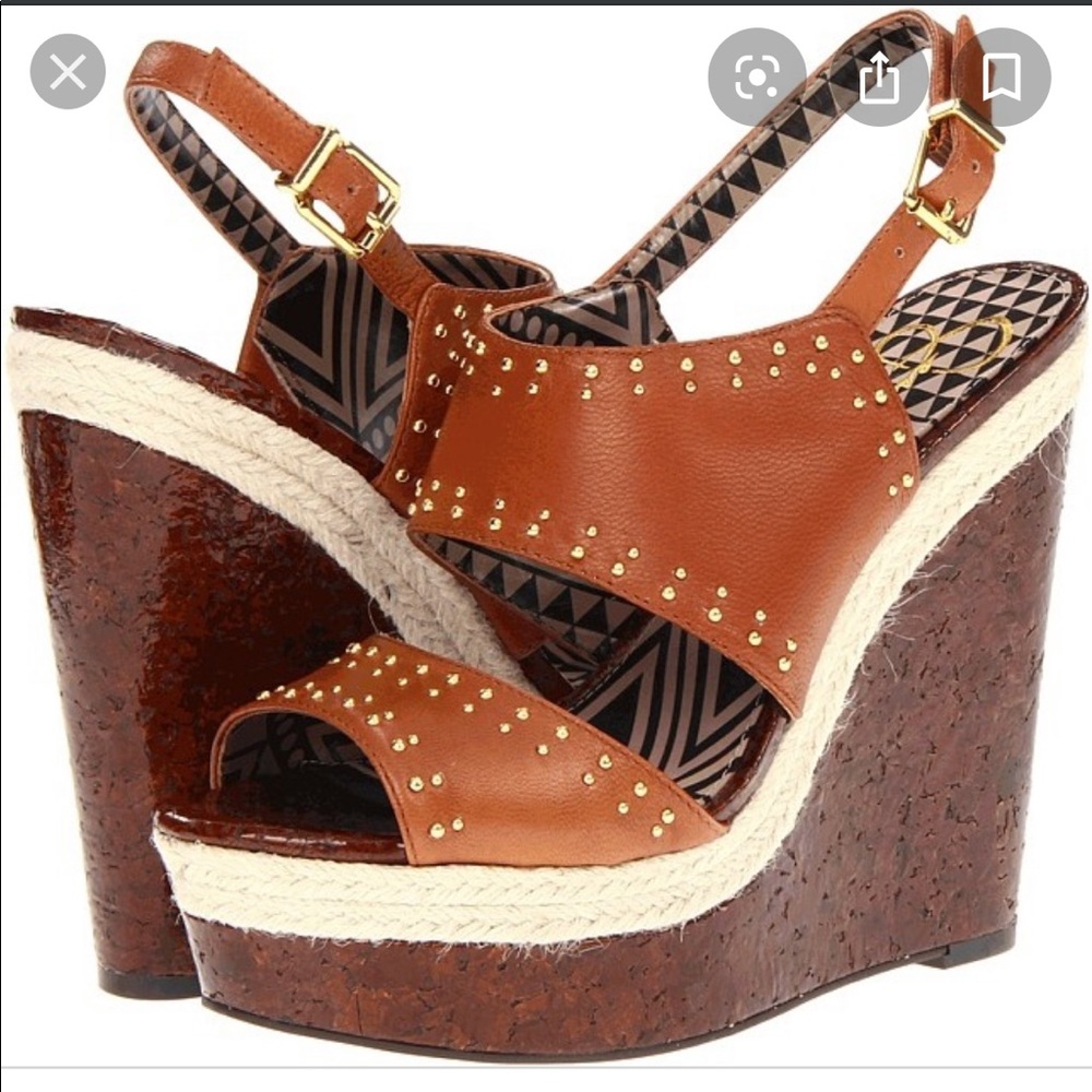 Jessica Simpson Geno wedge
